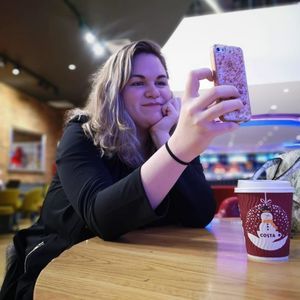 Meet your Posher, Danielle